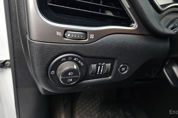 2022 Jeep Cherokee с пробегом 34 011 км