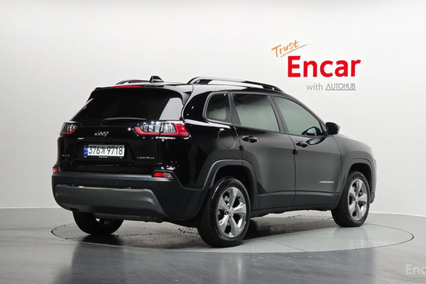 2022 Jeep Cherokee с пробегом 23 770 км