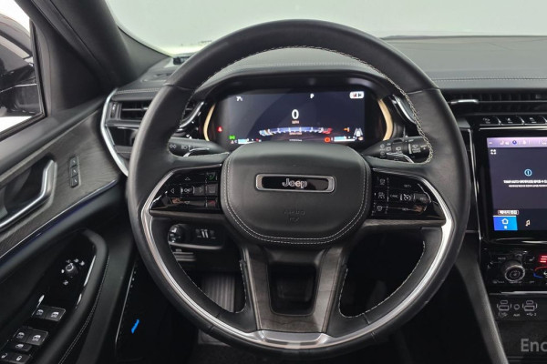 2022 Jeep Cherokee с пробегом 27 793 км