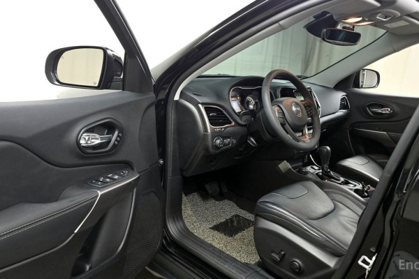 2022 Jeep Cherokee с пробегом 23 770 км