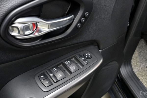 2022 Jeep Cherokee с пробегом 23 770 км