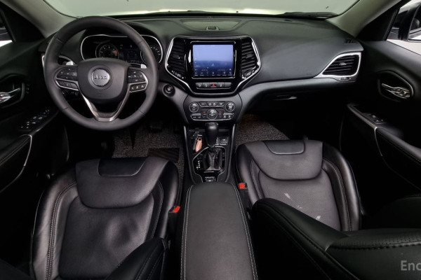 2022 Jeep Cherokee с пробегом 18 323 км