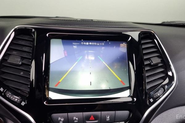 2022 Jeep Cherokee с пробегом 18 323 км