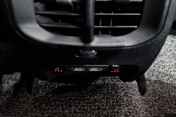 2022 Jeep Cherokee с пробегом 18 323 км