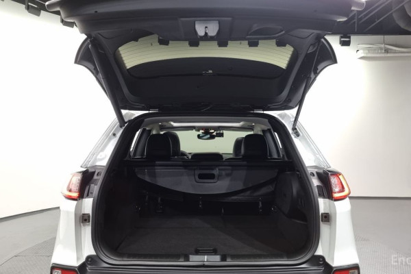 2022 Jeep Cherokee с пробегом 18 323 км