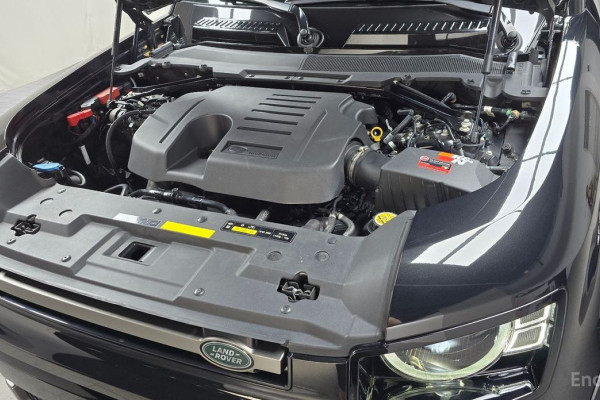 2023 Land Rover Defender с пробегом 33 675 км