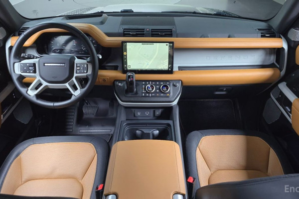 2023 Land Rover Defender с пробегом 33 675 км