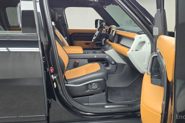 2023 Land Rover Defender с пробегом 33 675 км