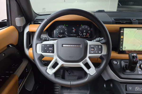 2023 Land Rover Defender с пробегом 33 675 км
