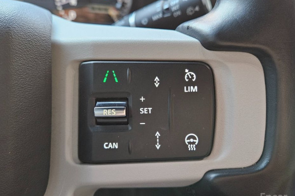 2022 Land Rover Defender с пробегом 39 300 км