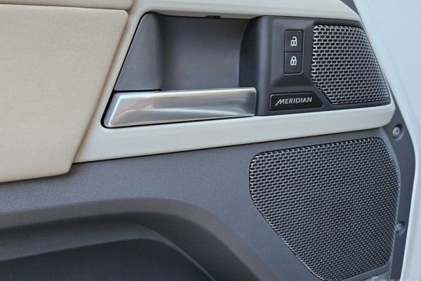 2022 Land Rover Defender с пробегом 39 300 км