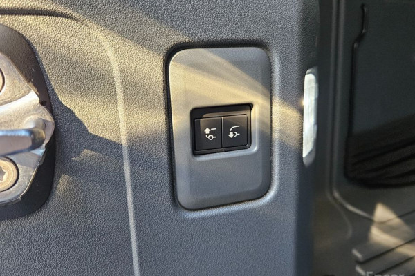 2022 Land Rover Defender с пробегом 39 300 км