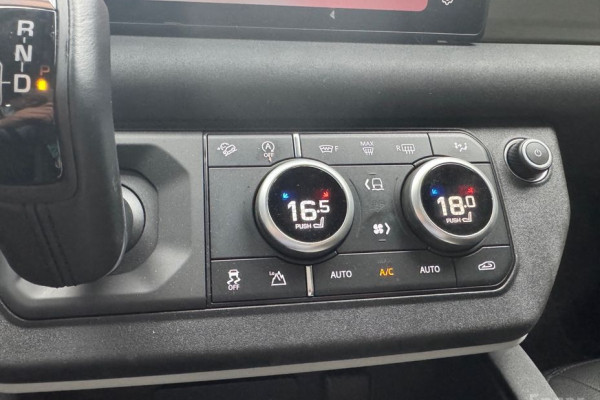 2023 Land Rover Defender с пробегом 28 000 км