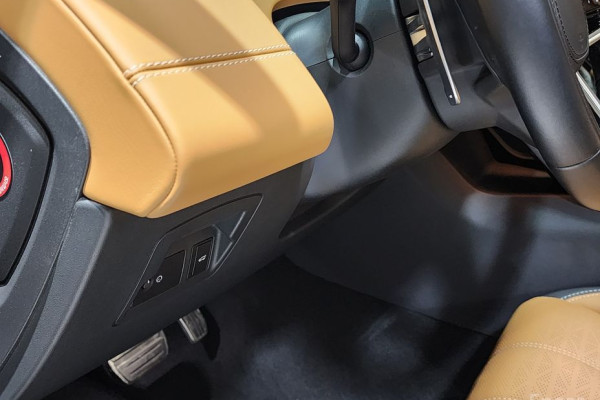 2022 Land Rover Range Rover Velar с пробегом 38 264 км