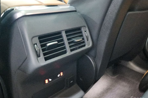 2022 Land Rover Range Rover Velar с пробегом 38 264 км