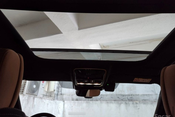 2022 Land Rover Range Rover Velar с пробегом 18 000 км