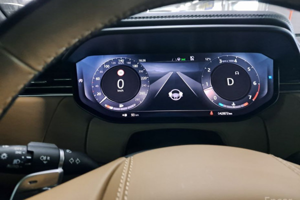 2023 Land Rover Range Rover Sport с пробегом 42 900 км