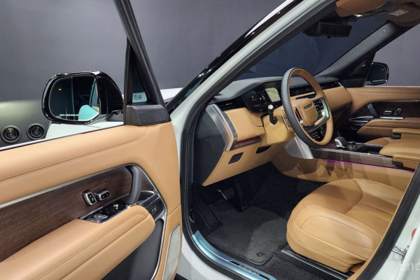 2023 Land Rover Range Rover с пробегом 24 477 км