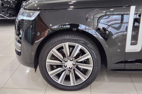 2023 Land Rover Range Rover с пробегом 16 433 км
