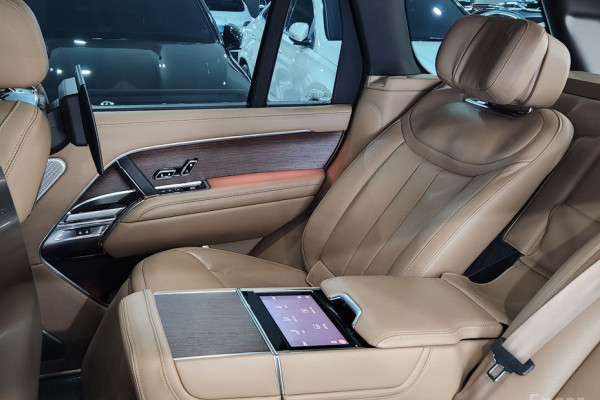 2023 Land Rover Range Rover с пробегом 16 433 км