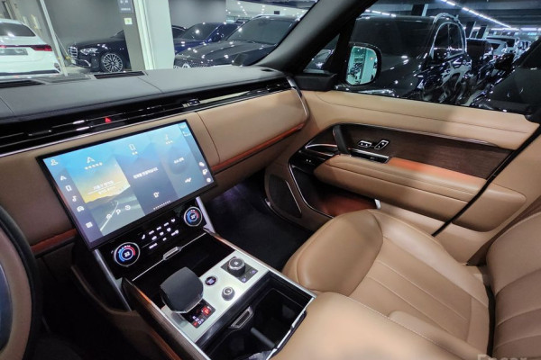2023 Land Rover Range Rover с пробегом 16 433 км
