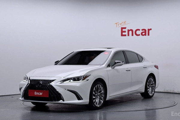 2023 Lexus ES с пробегом 22 275 км