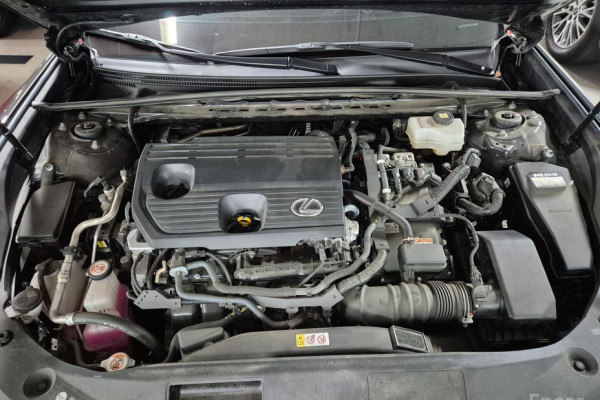 2023 Lexus ES с пробегом 81 480 км