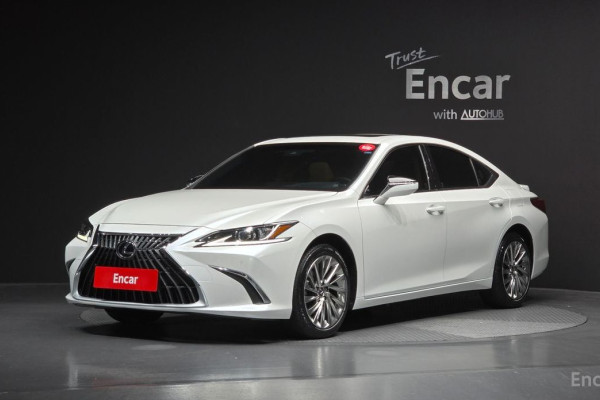 2022 Lexus ES с пробегом 60 536 км