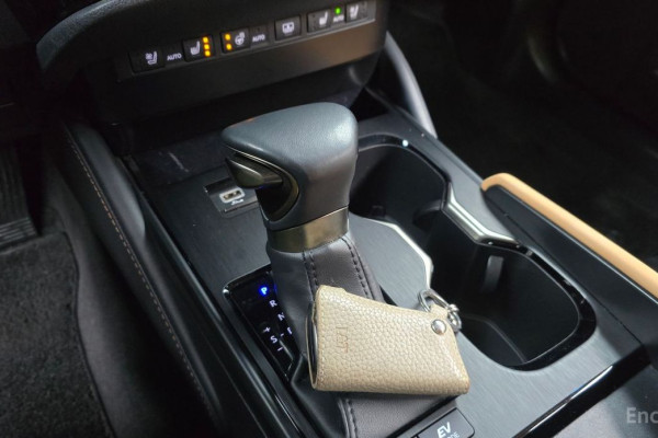 2022 Lexus ES с пробегом 60 536 км