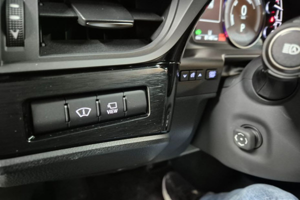 2023 Lexus ES с пробегом 81 480 км