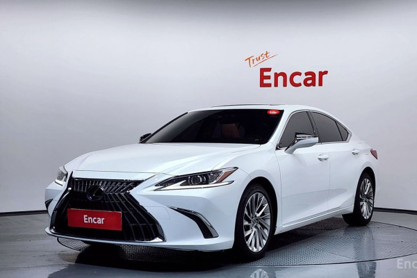 2023 Lexus ES с пробегом 23 376 км