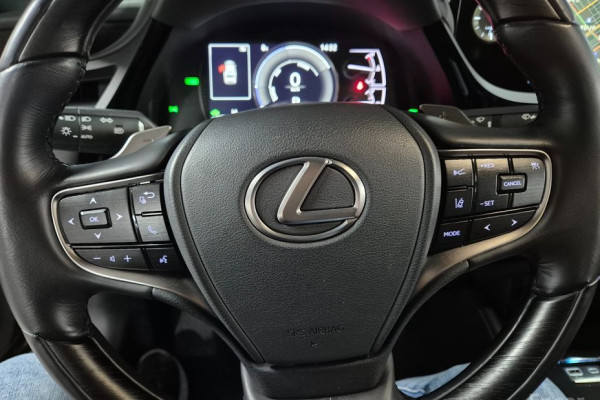 2023 Lexus ES с пробегом 81 480 км