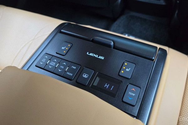 2022 Lexus ES с пробегом 60 536 км