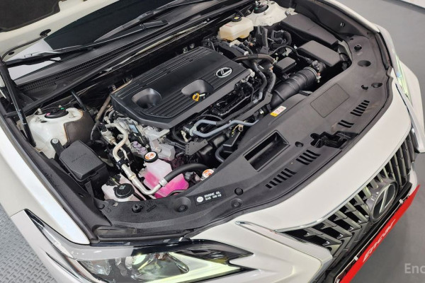 2023 Lexus ES с пробегом 23 376 км