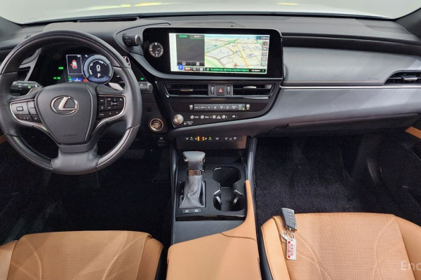 2023 Lexus ES с пробегом 23 376 км