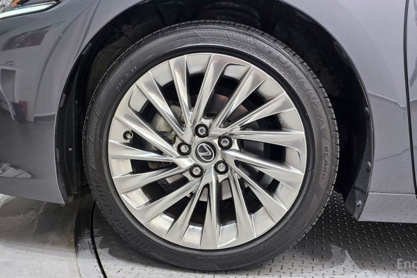 2022 Lexus ES с пробегом 25 042 км