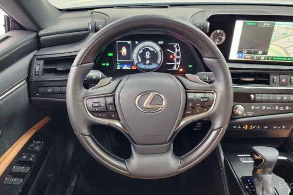 2023 Lexus ES с пробегом 23 376 км