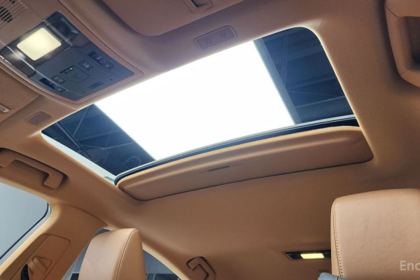 2023 Lexus ES с пробегом 23 376 км