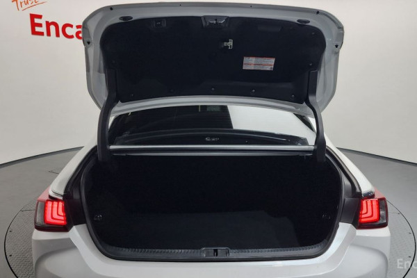 2023 Lexus ES с пробегом 23 376 км