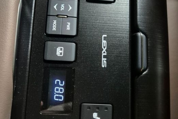 2023 Lexus ES с пробегом 81 480 км