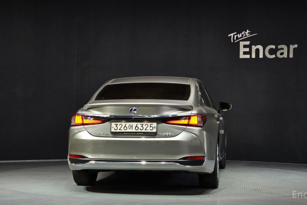 2022 Lexus ES с пробегом 58 117 км