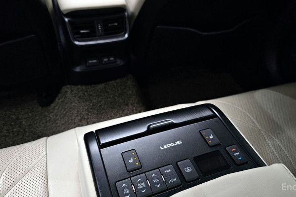 2022 Lexus ES с пробегом 25 042 км