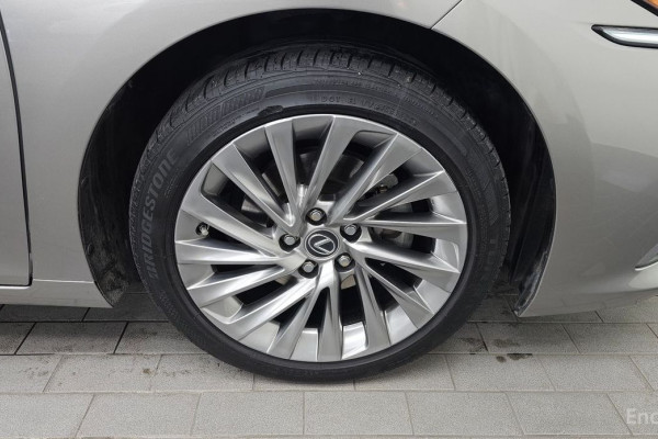 2022 Lexus ES с пробегом 58 117 км