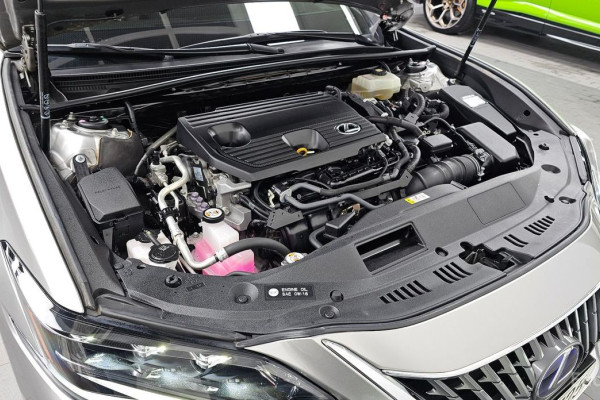 2022 Lexus ES с пробегом 58 117 км