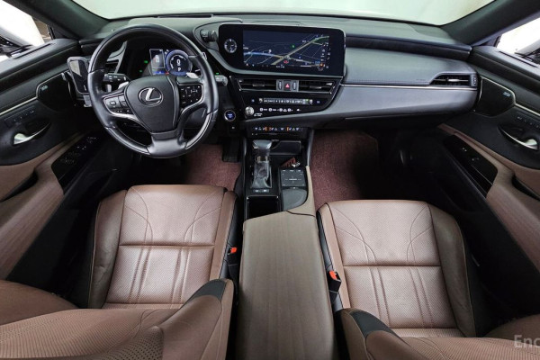 2022 Lexus ES с пробегом 58 117 км