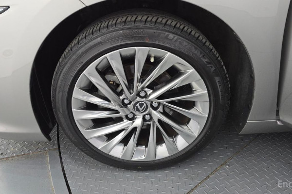 2023 Lexus ES с пробегом 35 797 км