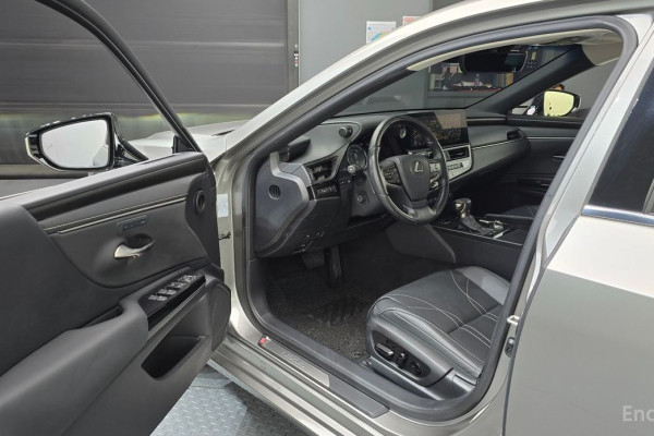 2023 Lexus ES с пробегом 35 797 км