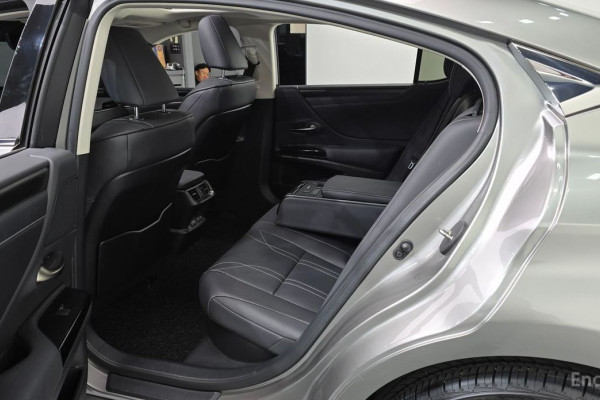 2023 Lexus ES с пробегом 35 797 км