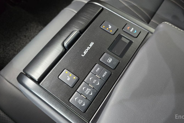 2023 Lexus ES с пробегом 50 154 км