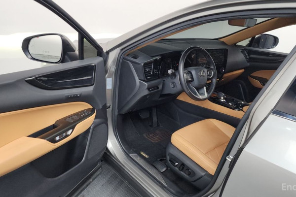 2023 Lexus NX с пробегом 42 797 км